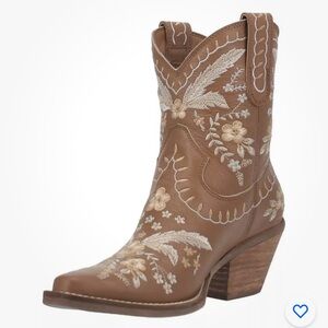 Dingo Boots Primrose Embroidered Size 8, Brown